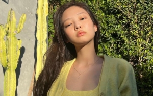 Jennie BLACKPINK Senyum Malu-Malu di Acara Publik Perdana Sejak Rumor Kencani V BTS
