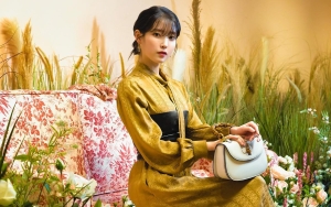 Influencer Prancis yang Senggol IU di Festival Film Cannes Kini Dituding Pansos