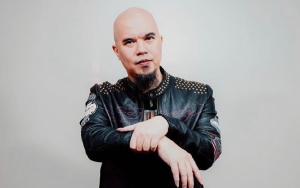 Ahmad Dhani Asyik Bergoyang Diriingi Musik Dangdut, Gaya Busana Disebut 'Enggak Banget'?