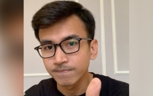 Syok Berat, Tangis Adam Deni Pecah Tak Terima Dituntut 8 Tahun Penjara Kasus UU ITE