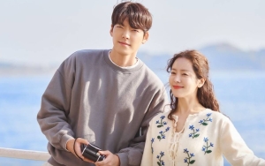 Kapal Karam di Kenyataan, Kim Woo Bin Tunjukkan Sikap Gentleman ke Han Ji Min di Lokasi 'Our Blues'