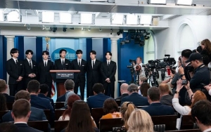 Dilarang Sekretaris Pers Gedung Putih, Lucunya Para Wartawan Tetap Ajukan Pertanyaan ke BTS