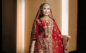 Iis Dahlia Nangis Dapat Kejutan Ultah ke-50 Ala Bollywood, Pesan Buat Salsha-Devano Bikin Nyesek
