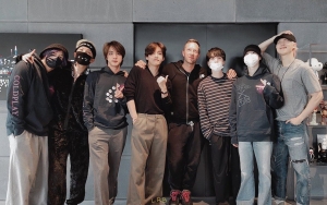 BTS Makan Malam dengan Chris Martin yang Ketahuan Pakai Merchandise Jin Ini