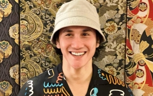 Fans Mendadak Curhat Tak Sempat Simpan Foto Bareng Saat Bertemu, Jawaban Vino Bastian Bikin Girang