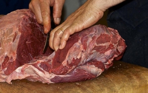 Penjualan Daging Sapi Turun Imbas PMK, Harga di Pasar Tradisional Jakarta Capai Rp 140 Ribu per Kilo