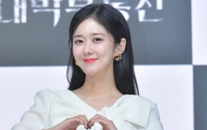 Umumkan Pernikahan, 7 Potret Jang Nara Awet Muda Di Usia 40-an
