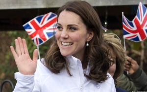 Kate Middleton Pilih Gaun Putih Meski Keluarga Kerajaan Kompak Pakai Warna Biru di Platinum Jubilee
