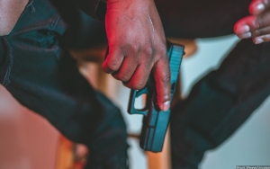 Penjualan Pistol Melonjak Usai PM Kanada Usul Bekukan Senjata