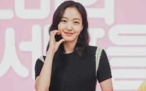 Dress Kim Go Eun di Preskon 'Yumi's Cells 2' Beda dengan Model Asli, Lebih Sopan?