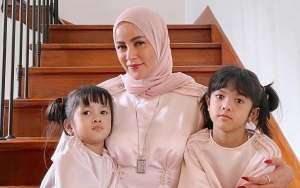 Resmi Cerai, Olla Ramlan Tulis Pesan Menyentuh Ini Untuk Kedua Putrinya