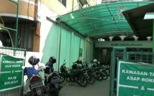 Polisi Temukan Buku NII Hingga ISIS Saat Geledah Kantor Pusat Khilafatul Muslimin di Lampung