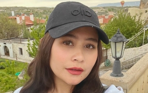 Prilly Latuconsina Pamer Genggam Tangan Sosok Misterius Sebut Soal Cinta, Tuai 'Perdebatan'