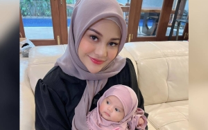 Penampilan Aurel Hermansyah Saat Liburan Di Bali dengan Ameena Bikin Gemas