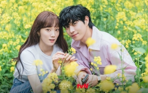 Rating Jeblok, Lee Sung Kyung Bersyukur Ditemani Kim Young Dae Bintangi 'Shooting Stars'