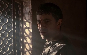 Rowan Atkinson Bandingkan Karakternya di 'Man vs. Bee' dengan Mr. Bean, Lebih Baik Mana?