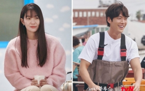 Shin Min A Bikin Heboh Unggah Video Bareng Kim Woo Bin di Lokasi 'Our Blues'