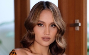 Cinta Laura Pose Memesona Kenakan Gaun Pengantin, Celetukannya Sempat Bikin ‘Deg-degan’