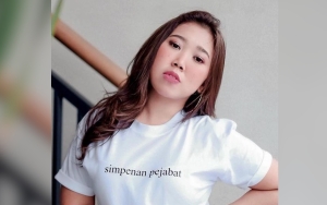 Kiky Saputri Ikutan Tren Transisi Makeup, Wajah Natural Bikin Salfok