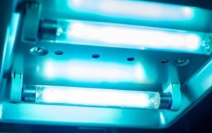 Hati-hati! Kornea Mata dan Kaki Pria Taiwan Ini Terbakar Usai Nyalakan Lampu UV untuk Disinfektan