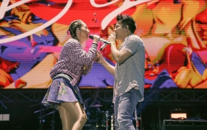 'Mesra' Di Atas Panggung Dengan BCL, Intip 8 Potret Ariel NOAH Bareng Seleb Wanita