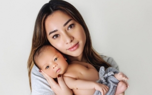 Nikita Willy Kaget, Baby Izz Mendadak 'Ngomong' Ini Saat Diajak Nyanyi Lagu Bahasa Inggris