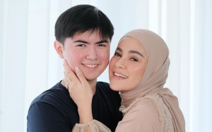 Olla Ramlan Rayakan Ultah Sean Bareng Alex Eks Suami Pertama, Parasnya Bikin Salfok