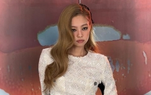  Jennie BLACKPINK Bikin Fans Makin Jatuh Cinta Usai Tampil dengan Riasan Smokey Eyes