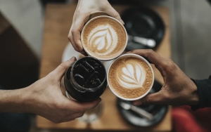 Kedai Kopi di Taiwan Pasang Papan Aturan, Pelanggan 18+ Dilarang Panggil 'Bibi'