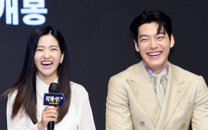 Haram Dijadikan Kapal, Sikap Gentleman Kim Woo Bin ke Kim Tae Ri di Prescon 'Alienoid' Bikin Lumer