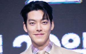 Antusias Kerja Bareng, Sutradara Beri Pujian Selangit pada Akting Kim Woo Bin di 'Alienoid'