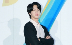 Penampilan Jin BTS Dengan Rambut Panjang Bikin Fans Terobsesi