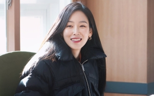 Beda Dari Drama, Seo Hyun Jin Bak Anak Kecil Mainan Properti Syuting 'Why Her'