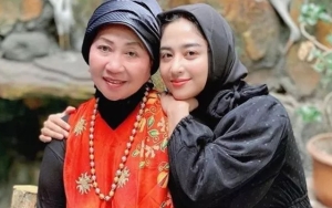 Ibunda Dewi Persik Emosi Putrinya Digugat Cerai Angga Wijaya, Bingung dan Tak Terima?