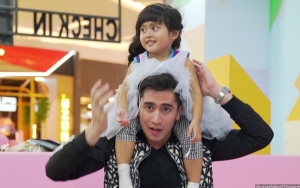 Verrell Bramasta Absen di Wisuda Vania Athabina, Intip 10 Momen Hangatnya Bak Sibling Goals