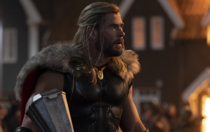 Chris Hemsworth Komentari Adegan Telanjangnya di Film 'Thor: Love And Thunder