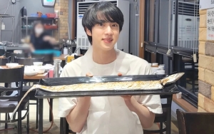 Jin BTS Dicurigai Liburan ke Jeju Bareng Artis Ini, Ada Bukti 'Lovestagram'
