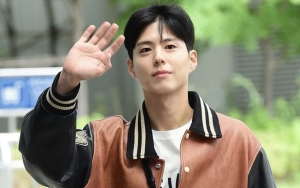 Park Bo Gum Bikin Fans Prancis Bahagia, Tak Jual Mahal Mau Diajak Selfie dan Beri Tanda Tangan