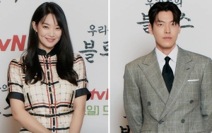 Langka, Shin Min A dan Kim Woo Bin Perdana Tertangkap Kamera Duduk Sebelahan