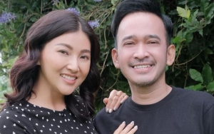 Rangkul Ruben Onsu yang Terbaring di Ranjang Rumah Sakit, Mata Sarwendah Disebut Sayu