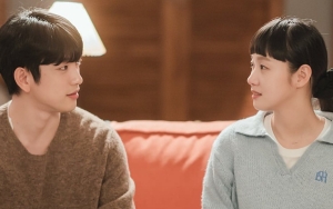 Jinyoung GOT7 & Kim Go Eun Uwu Banget Saat Syuting Adegan Romantis 'Yumi's Cells 2', Ini Potretnya