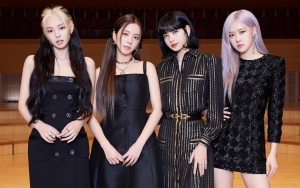 Potret Member BLACKPINK Adu Gaya di Balkon, Siapa Paling Oke?