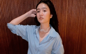 Viral Video Febby Rastanty Dikerubungi Fans Saat Naik Gunung, Wajah Natural Jadi Sorotan