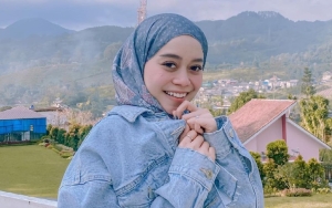 Lesty Kejora Nyanyi Depan Bejibun Piala Penghargaan, Haters Masih Aja Cari Celah Untuk Mencibir?