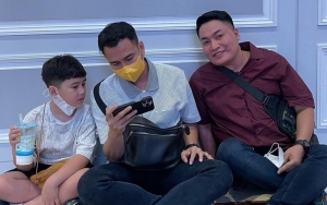 Raffi Akui Sedih Tak Dekat dengan Sang Putra, Rafathar Justru Asyik Beri Pelukan Hangat ke Merry