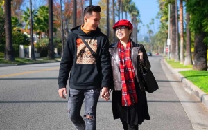 Ussy Sulistiawaty Boyong Anak Bertemu Keluarga Mantan Suami, Andhika Pratama Sengaja Absen?