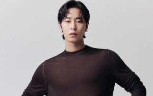 Lee Jae Wook Tak Gengsi Habiskan Waktu Luang Sendirian di Tempat Umum