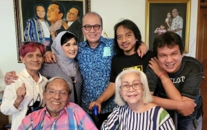 Tutup Usia, Sederet Kenangan Bob Tutupoly Bersama Para Artis Tanah Air