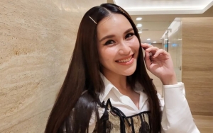 Kompilasi Momen Ayu Ting Ting Nemplok ke Pria-Pria Good Looking Jadi Perbincangan