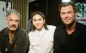 Taika Waititi Syok, Iqbaal Ramadhan-Chris Hemsworth Bak Bestie Saat Ngobrol Pakai Bahasa Lokal